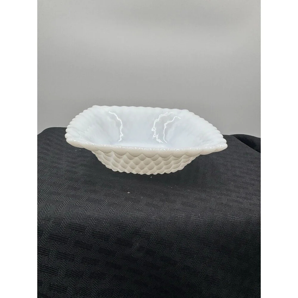 Anchor Hocking Early American Milk Glass Fruit/Dessert Bowl 6 inches White